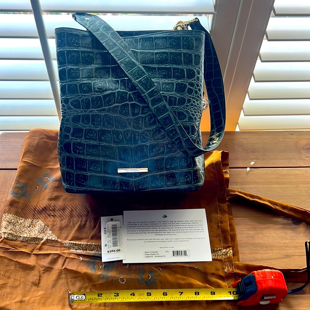 Brahmin obsidian veil classic bucket bag. NWOT